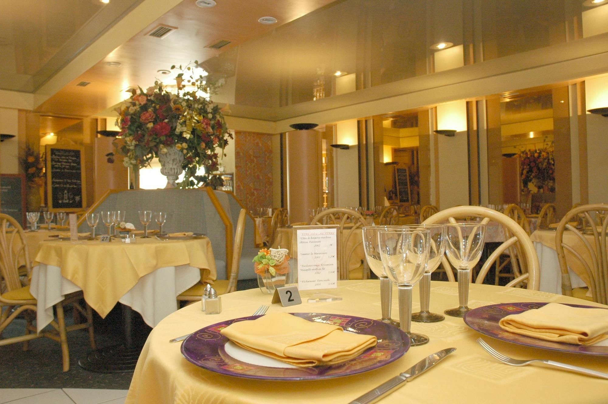 The Originals City, Hotel Le Boeuf Rouge, 생-쥐니앙 외부 사진